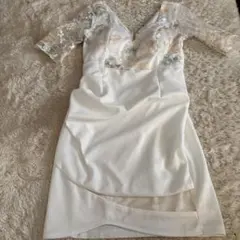 dazzy ホワイト花柄刺繍タイトドレス