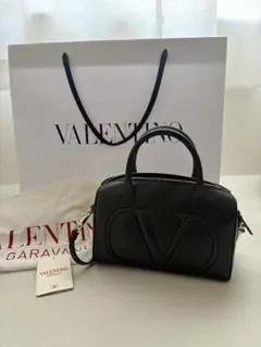 VALENTINO 極美品 黒 2way Vロゴ レザー ミニボストンバッグ VALENTINO 極美品 黒 2way Vロゴ レザー ミニボストンバッグ - メルカリ
