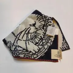 ヴィヴィアン・タオルハンカチ（黒地ｘうさぎｘ縁赤ステッチ）