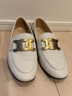 試着のみ極美品♡TOD'S ホワイトローファー TT シルバー金具 38.5 試着のみ極美品♡TOD'S ホワイトローファー TT シルバー金具 38.5