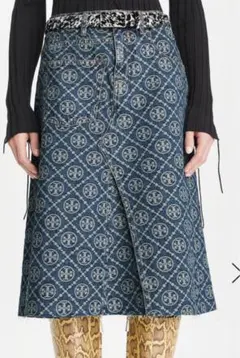 Tory Burch モノグラムデニムスカート サイズ6のサムネイル