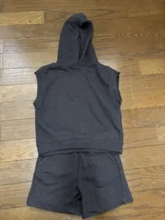 ダークグレー パーカーとショートパンツ セット 100cm