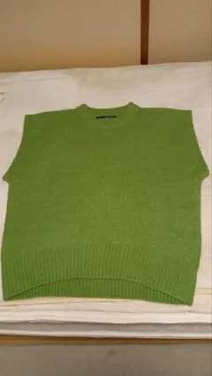 Uネックニットベスト