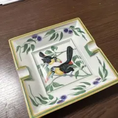 新品未使用 HERMES(非売品)動物柄 四角型灰皿 新品未使用 HERMES(非売品)動物柄 四角型灰皿 - メルカリ