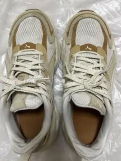 Item thumbnail for item 8bcb05d2-99c0-4f0e-b671-0ee0a48fb6fd