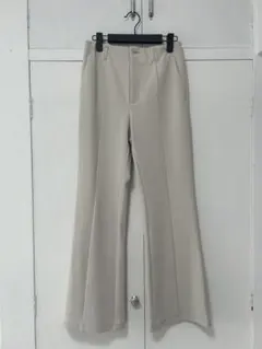 【GU】カットソーフレアスラックス