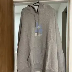 XLARGE グレー フード付きパーカー