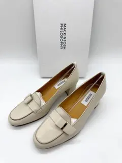 新品 マッキントッシュ リボン パンプス ホワイト 22.5cmのサムネイル