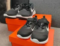 新品NIKE REVOLUTION スニーカー 25cm、12cm リンクコーデ