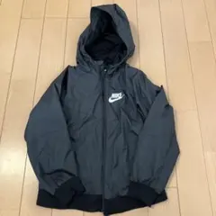 Nike ナイキフード付きジャケット Sサイズ （130センチ〜140センチ）黒