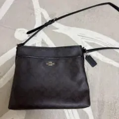 COACH シグネチャー ショルダーバッグ ダークブラウンのサムネイル