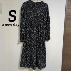 花柄 フラワー 小花 フリルネック 黒 ブラック ワンピース 春