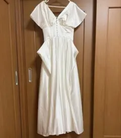 ホワイトウェディングドレス Vネック フレアスリーブ 二次会　前撮り