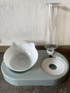 使い勝手簡単！猫以外にも！餌やり用猫型食器と水ボトルセット