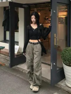 タックカーブラインカーゴパンツ 新品未使用