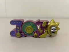 ジョジョの奇妙な冒険 JOJO ロゴフィギュア 2種セット - メルカリ