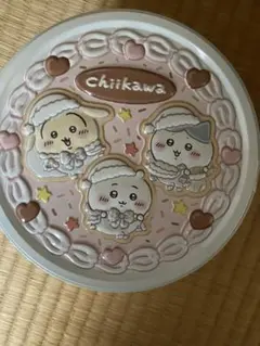 ちいかわ　クッキー缶　ホールケーキ缶