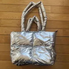 【girls】【ladies】未使用！！　大容量　シルバー キルティング バッグ