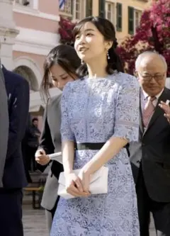 佳子様着用　セルフォード　水色 レース 半袖 ひざ丈ワンピース