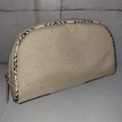 【新品未使用】BURBERRY バーバリー ポーチ かまぼこ型 ノバチェックのサムネイル