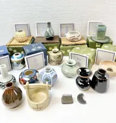 小さな花器　一輪挿し　22点セット　＋飾り棚付き　千趣会　つゆくさ　和風 小さな花器 一輪挿し 22点セット ＋飾り棚付き 千趣会 つゆくさ