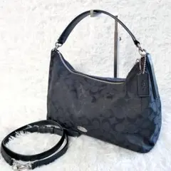 美品 COACH ソーホー シグネチャー ショルダーバッグ ハーフムーン