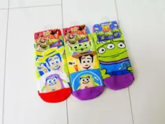 y27❤TOYSTORY　カラフルソックス　19-24cm　３足　新品❤のサムネイル