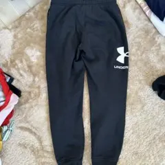 Under Armour ブラック スウェットパンツ 150