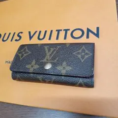 ルイ・ヴィトン。美品モノグラム、ミュルティクレ4連キーケース