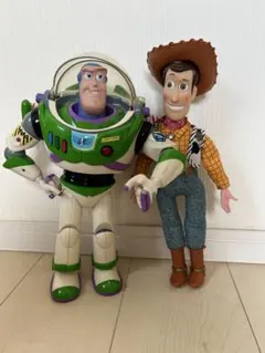 バズ・ライトイヤーとウッディ フィギュアセット