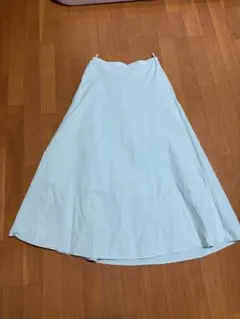 綺麗なパステルグリーン ロングスカート リネン素材のサムネイル