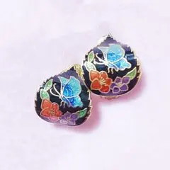 未使用　バタフライ　フラワー　イヤリング   黒   ブラック