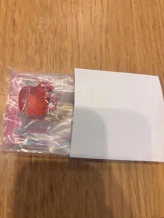 【匿名配送】サンリオ グミチュアチャーム キティちゃん