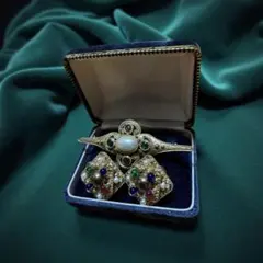 エキゾチックなvintageブローチとイヤリングセット