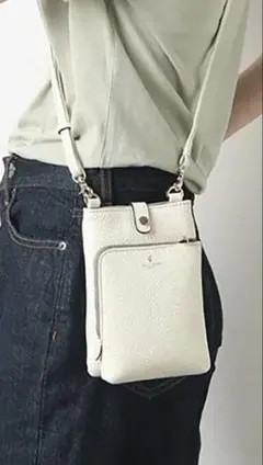 ペレボルサ⭐︎ホワイトレザーショルダーバッグ