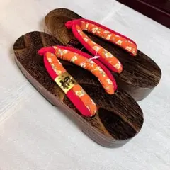 ※N11-4右近下駄　赤と花柄オレンジ