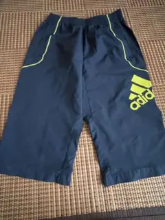 アディダス　ネイビー　スポーツ　半ズボン　150センチ