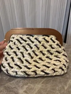 編み込みデザイン クラッチバッグ