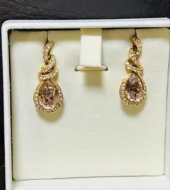 スワロフスキー　Swarovski ドロップピアスのサムネイル