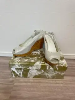 セブントゥエルブサーティ シルバー ウエッジ ソール サンダル 22.5