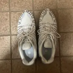 美品 NIKE SHOX TL ホワイト×シルバー　メンズ28.5cm