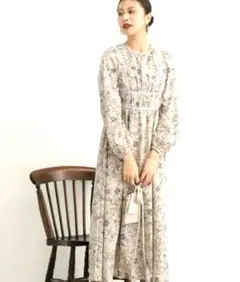 【新品】タグ付 配色テープ切替ワンピース ベージュ Sサイズ 花柄 ドレス