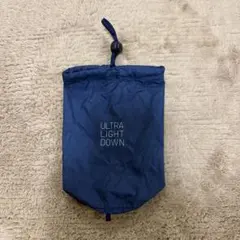 ユニクロ　ULTRA LIGHT DOWN ネイビー　収納袋