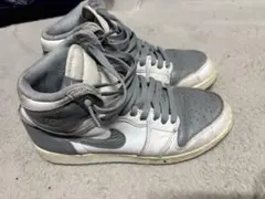 Nike グレー ホワイト ハイカットスニーカー