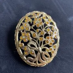 【12】オーバルデザインブローチ　ゴールドカラー　草花透かし