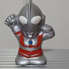 ウルトラマン　ソフビ　貯金箱