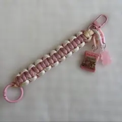 ハンドメイドキーリング　パラコードストラップ　ピンク