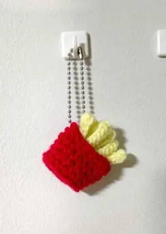 フライドポテトのストラップ　ハンドメイド　ボールチェーンストラップ