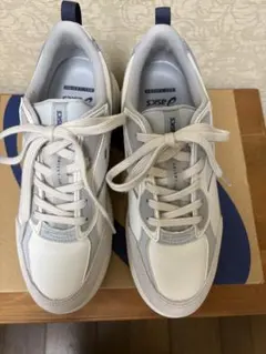 asics walkingスニーカー 23cm