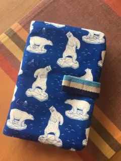 ✳︎ハンドメイド 母子手帳ケース  マルチケース シロクマ柄